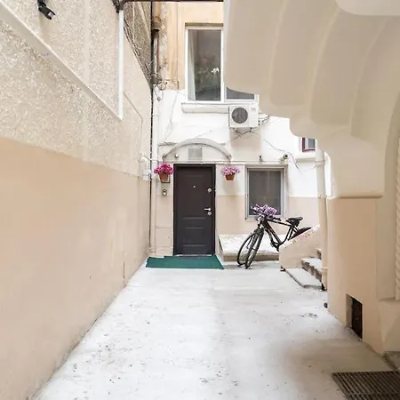 Velo Studio In City Center Apartment *